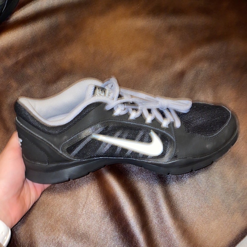 💋Nike black and grey training shoes! - Picture 4 of 7